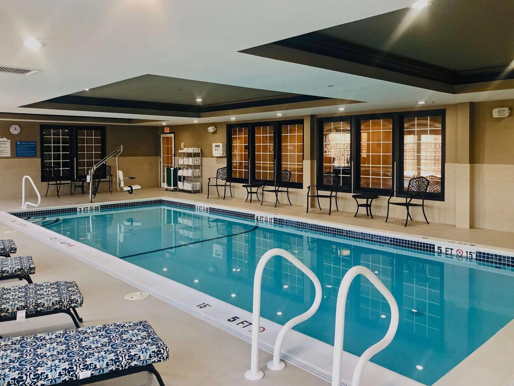Comfort Inn & Suites Sturbridge-Brimfield Extérieur photo