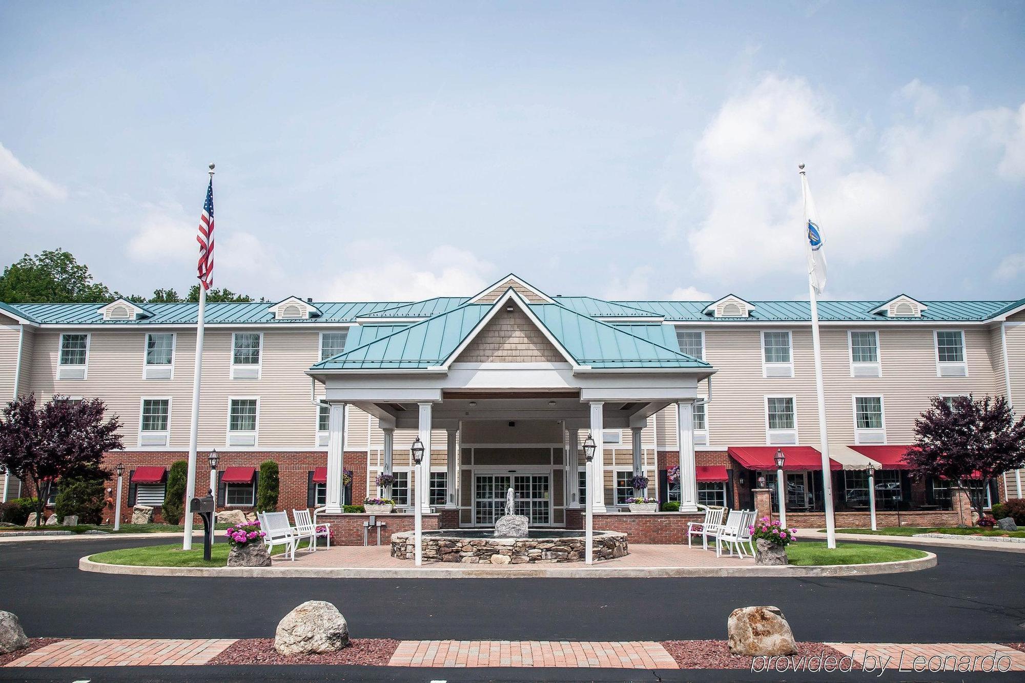 Comfort Inn & Suites Sturbridge-Brimfield Extérieur photo