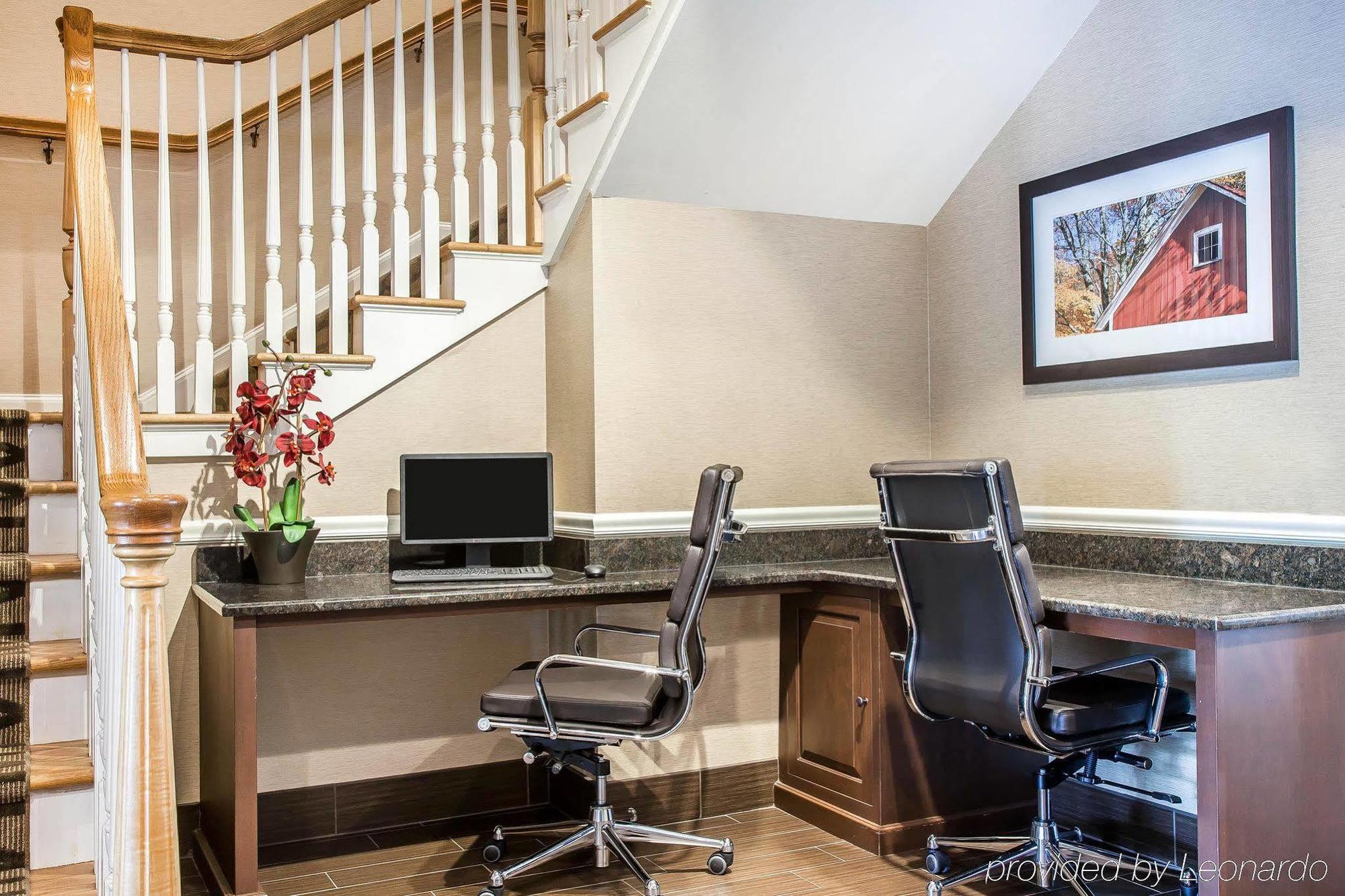 Comfort Inn & Suites Sturbridge-Brimfield Extérieur photo