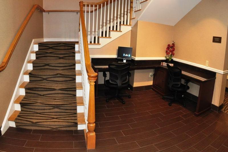 Comfort Inn & Suites Sturbridge-Brimfield Extérieur photo