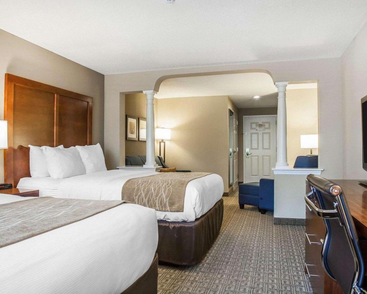 Comfort Inn & Suites Sturbridge-Brimfield Extérieur photo