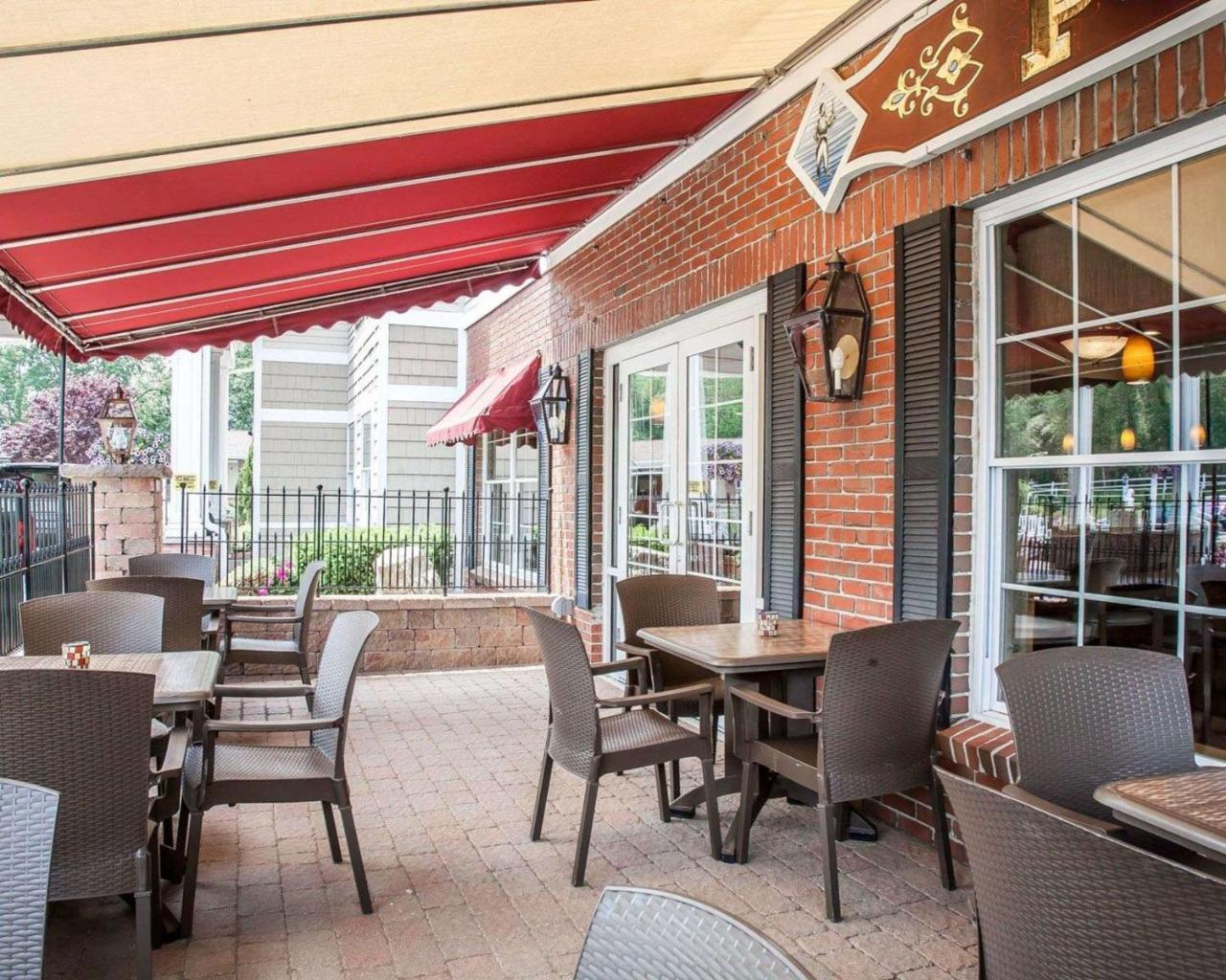 Comfort Inn & Suites Sturbridge-Brimfield Extérieur photo