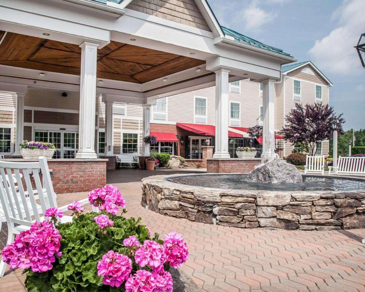 Comfort Inn & Suites Sturbridge-Brimfield Extérieur photo