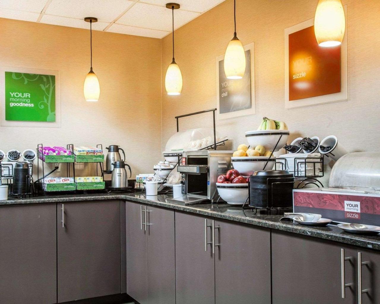 Comfort Inn & Suites Sturbridge-Brimfield Extérieur photo